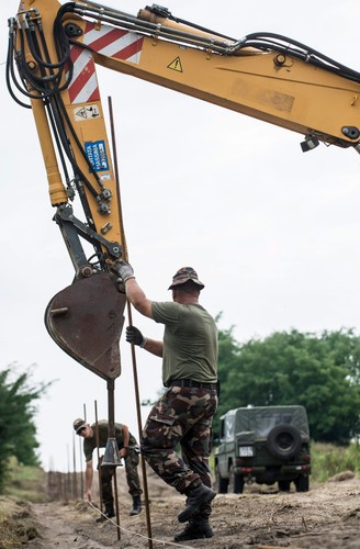 Węgry odgradzają się murem od imigrantów