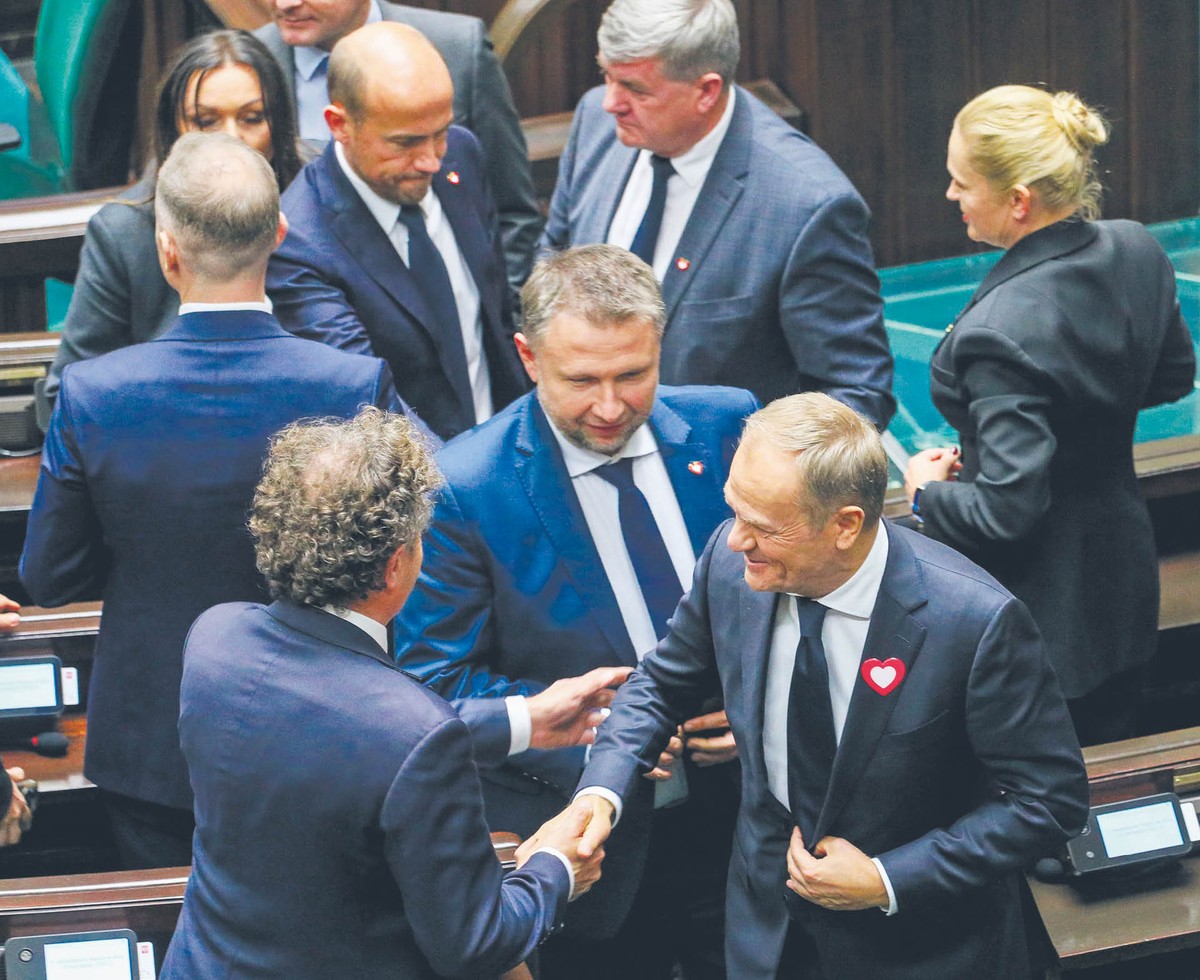 Nowa sejmowa większość – KO, Trzecia Droga i Lewica – już planuje pierwsze działania o charakterze legislacyjnym. Chodzi np. o wniesienie do Sejmu projektów uchwał mających odwrócić decyzje PiS czy ograniczyć jego polityczne wpływy w TK czy KRS