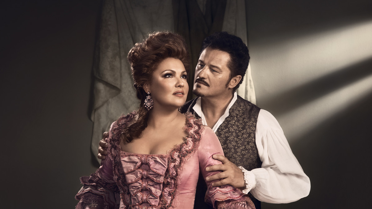 <strong>Piotr Beczała występuje w nowej produkcji opery kompozytora Francesco Cilei "Adriana Lecouvreur" w nowojorskiej Metropolitan Opera z Anną Netrebko - sopran - w roli tytułowej. Publiczność nagradza artystów owacją na stojąco. Opera będzie transmitowana na żywo do Polski 12 stycznia.</strong>