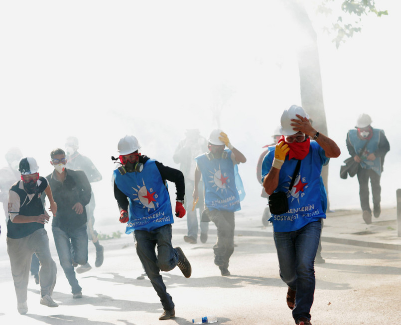 Policja atakuje demonstrantów na placu Taksim w Stambule