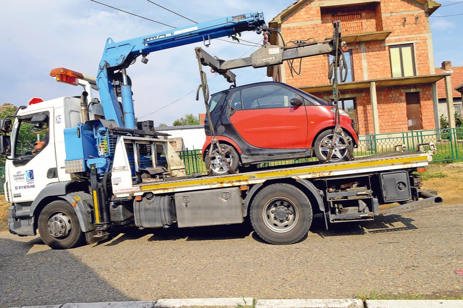 „Smart“ u kome je ranjen Živojinović