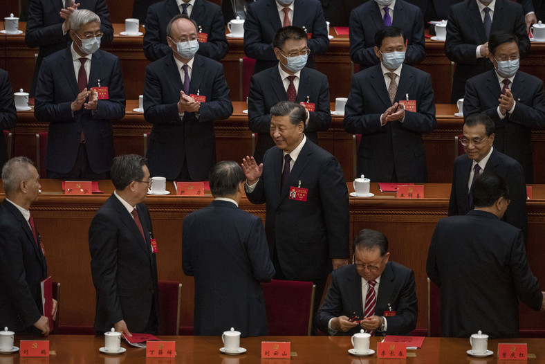 Przewodniczący Chińskiej Republiki Ludowej Xi Jinping oraz chiński premier Li Keqiang na 20. Zjeździe Komunistycznej Partii Chin w Pekinie