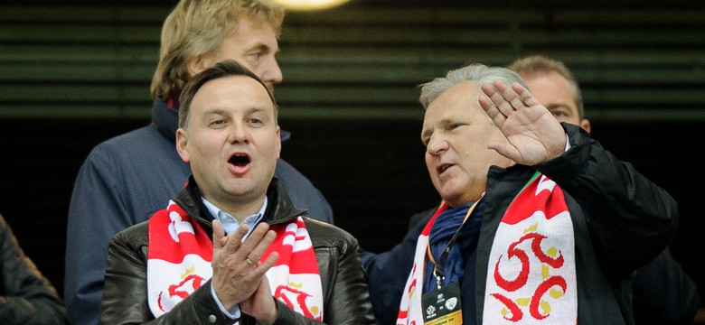 Prezydent Andrzej Duda odwiedził polskich piłkarzy w szatni. WIDEO