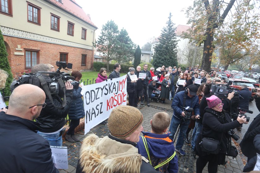 Protest przed kurią w Gdańsku