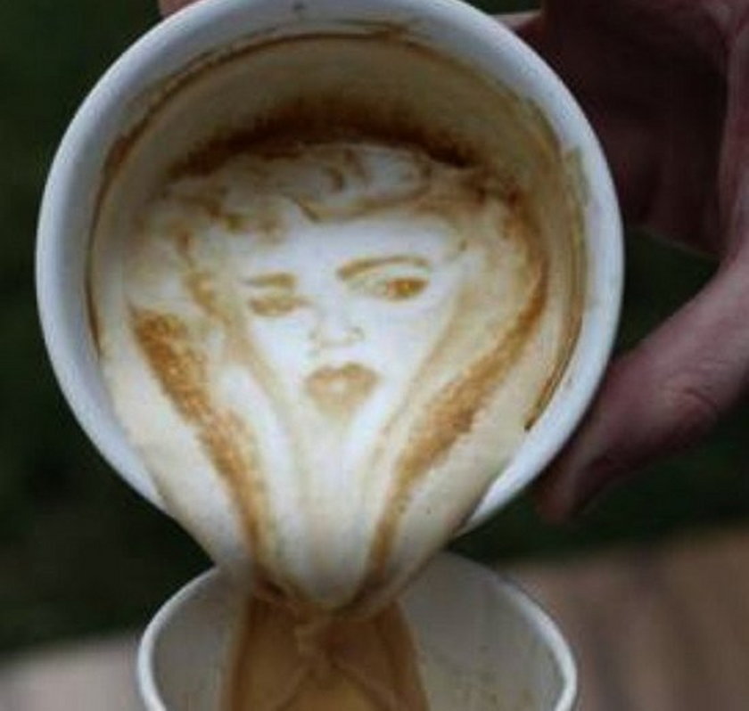 Niezwykłe malowidła na kawie