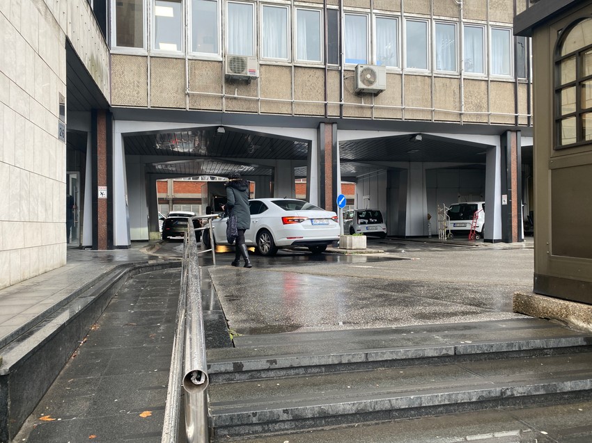 Vrši se pretres određenih prostorija