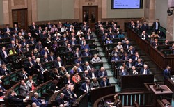 Poseł Ast: Do momentu wejścia w życie nowelizacji ustawy o SN Gersdorf pozostaje sędzią w stanie spoczynku