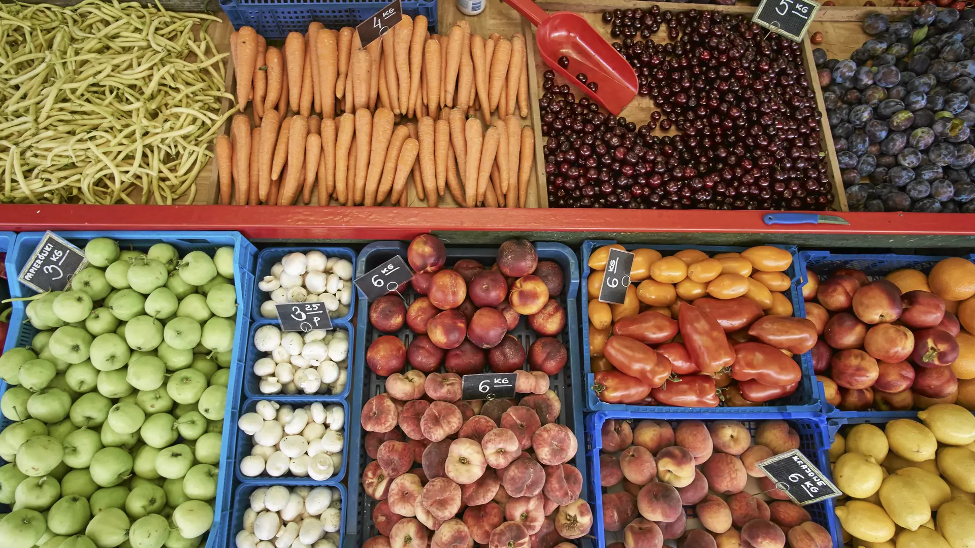 Lidl zacznie sprzedawać "wadliwe" owoce i warzywa. 5 kg jedzenia za kilka złotych