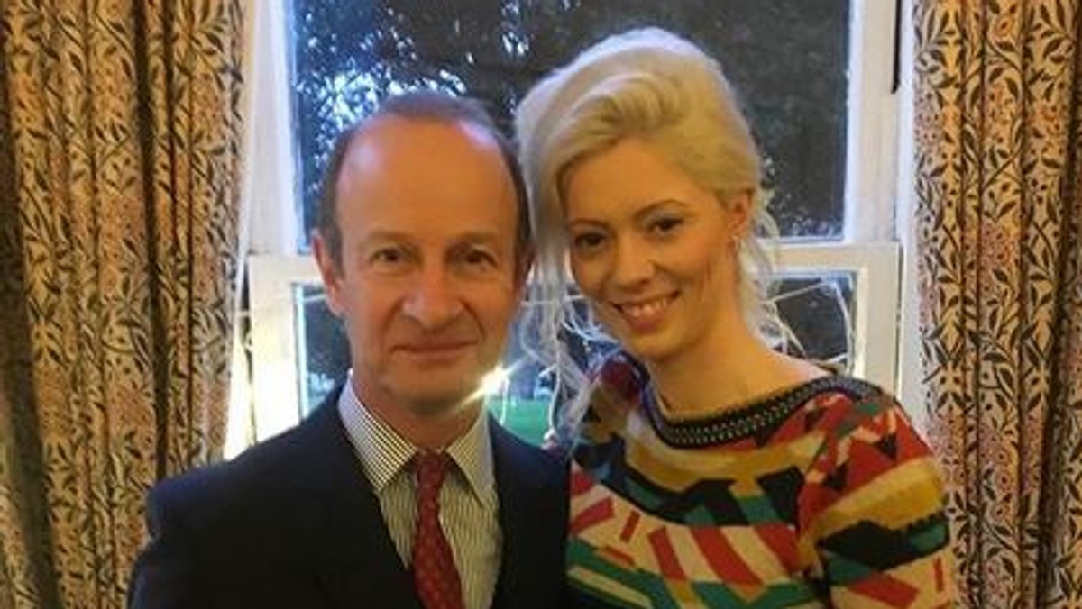 Znany brytyjski polityk, lider Partii Niepodległości Zjednoczonego Królestwa (UKIP) potwierdził, że rozstał się ze swoją żoną Tatianą Smurovą. Henry Bolton przyznał także, że związał się z dziennikarką i modelką Jo Marney. Kobieta jest młodsza od swojego ukochanego o 29 lat.