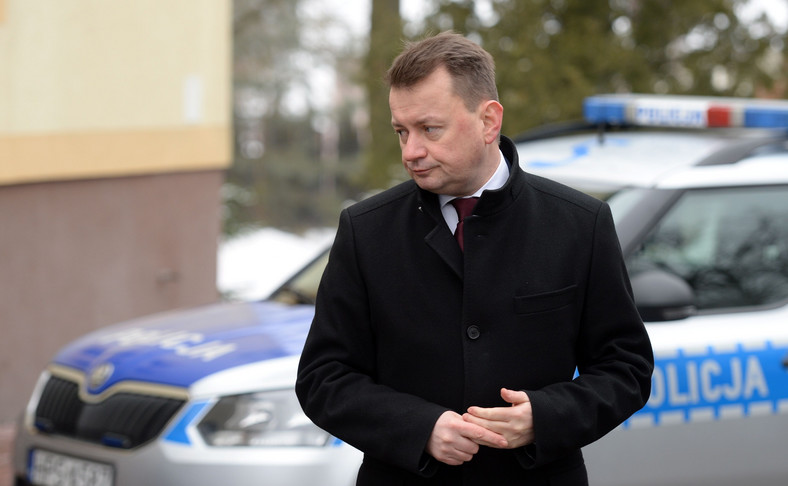 Minister spraw wewnętrznych i administracji Mariusz Błaszczak podczas otwarcia posterunku policji w gminie Sitkówka-Nowiny