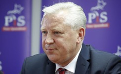 Senator zawieszony w prawach członka PiS. 'Złamany nos, rozcięty łuk brwiowy, blisko 3 promile alkoholu...'