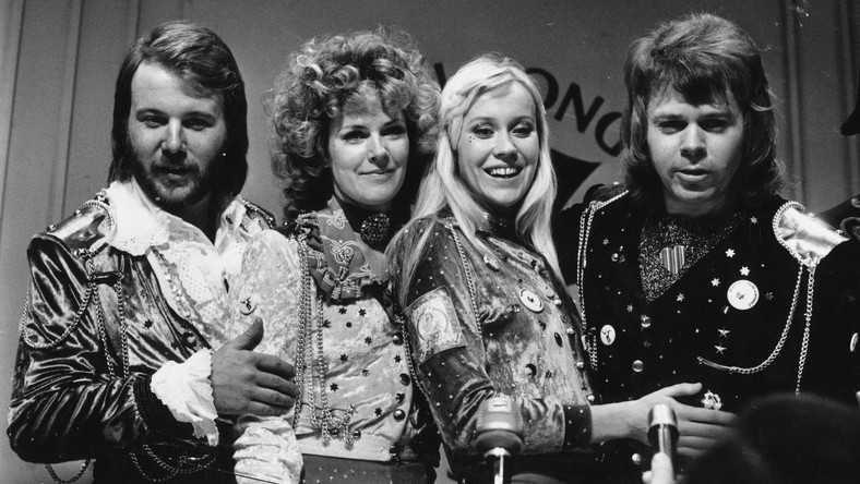 Z jednej story ABBA i Celine Dion, a z drugiej Conchita Wurst i Lordi. Nie jest łatwo wybrać dziesiątkę najlepszych utworów, jakie zwyciężyły w ponad sześćdziesięcioletniej historii Eurowizji, ale zawsze można próbować. Wszak taki ranking, tak jak i sam konkurs, powinien być przede wszystkim zabawą – nawet jeśli dla wielu z nas jest czymś więcej.