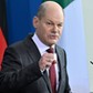 Niemiecki kanclerz Olaf Scholz wstrzymał dziś projekt gazociągu Nord Stream 2, który miał zwiększyć przepustowość rosyjskiego gazu do Niemiec. „W świetle ostatnich wydarzeń musimy dokonać ponownej oceny sytuacji – tłumaczył.