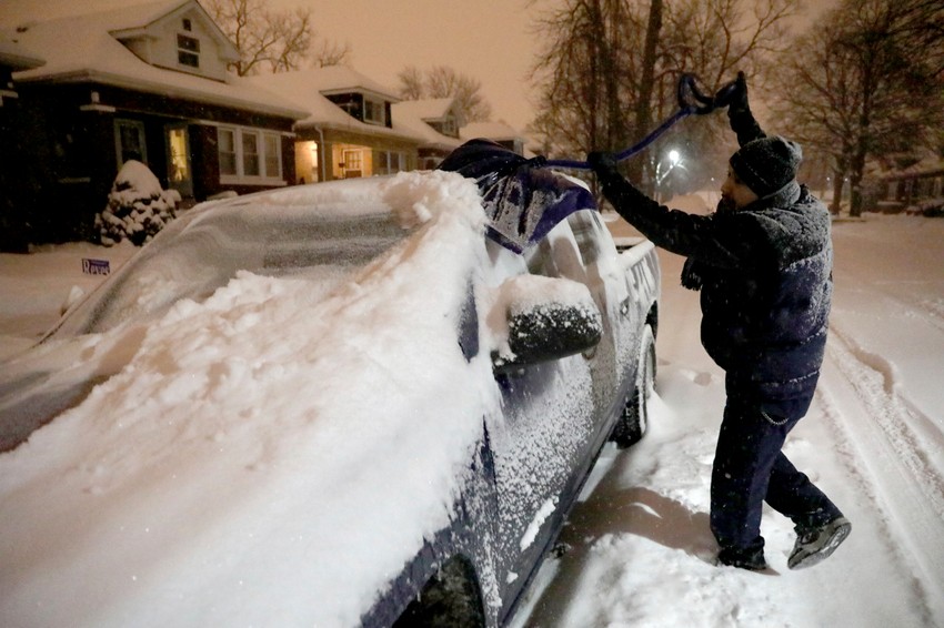 Očistite sneg ispred kuće