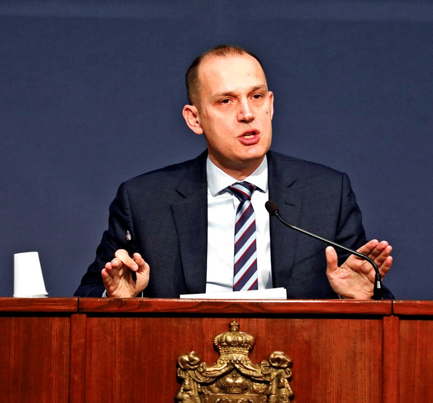 U Italiji je vrhunac virusa bio posle dve nedelje, videćemo kako će biti kod nas. Uz disciplinu, izolaciju, možda bismo mogli da naslućujemo poboljšanje za nekih šest nedelja, kaže ministar Zlatibor Lončar