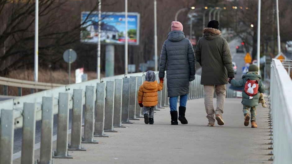 GUS: w Polsce spada liczba rodzin, najwięcej jest małżeństw z dziećmi