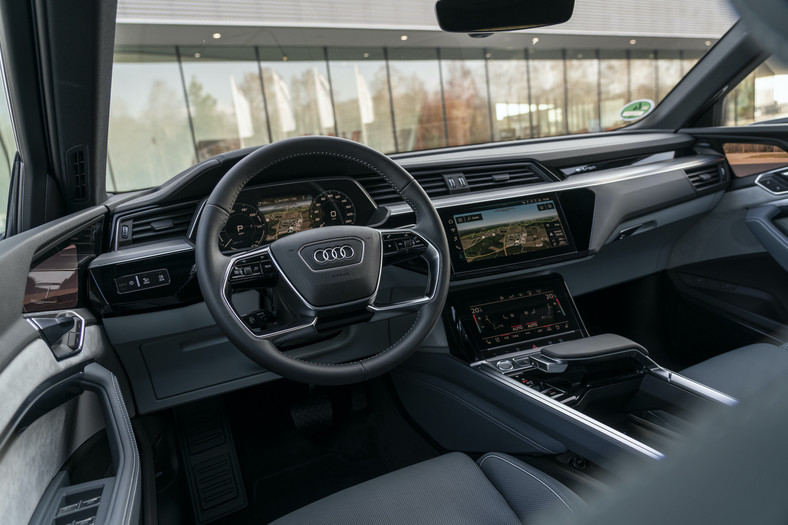 Audi e-tron – cztery koła pod napięciem