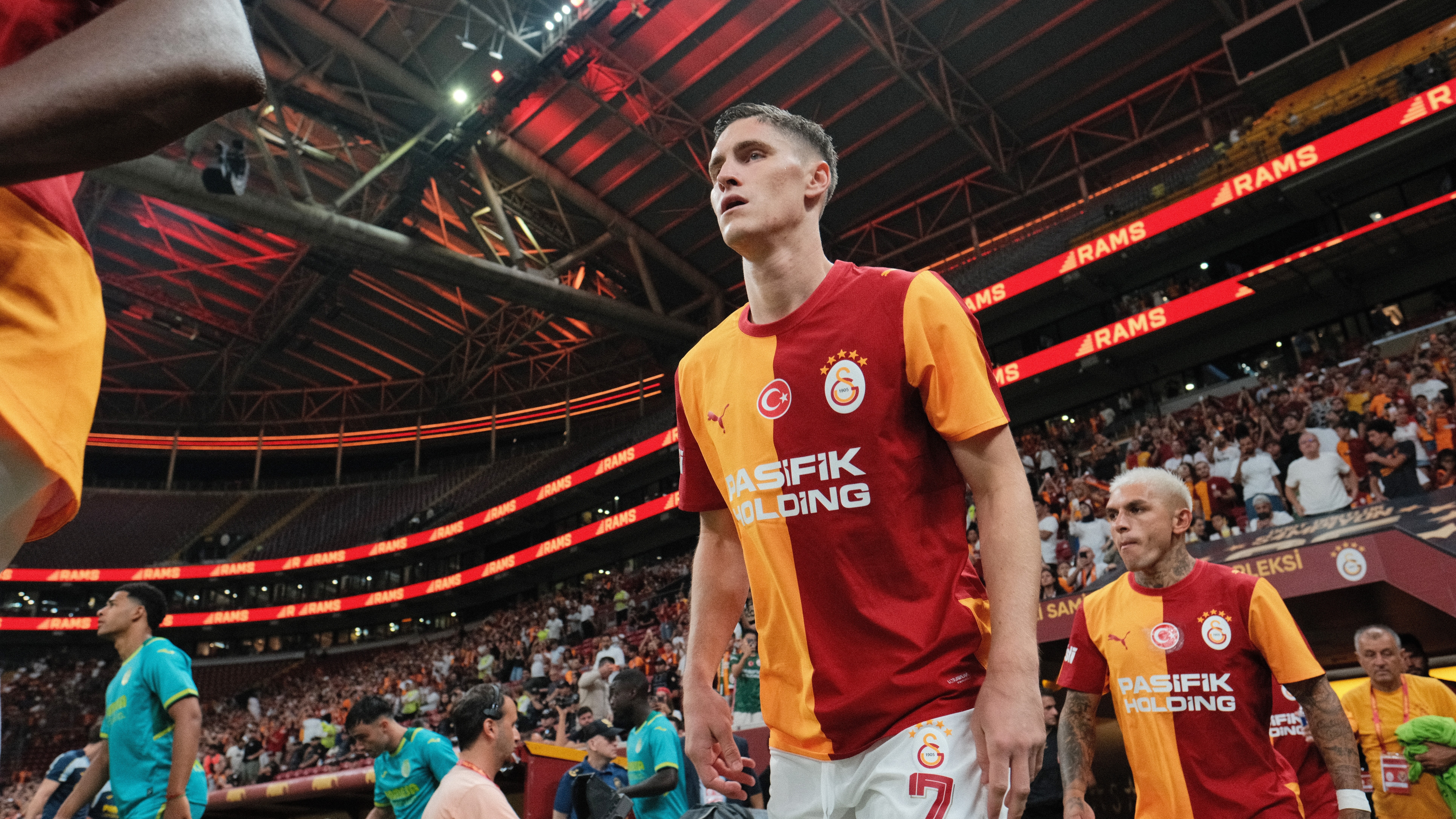 Cine transmite Galatasaray - Fenerbahçe la TV. La ce oră începe derby-ul Turciei 