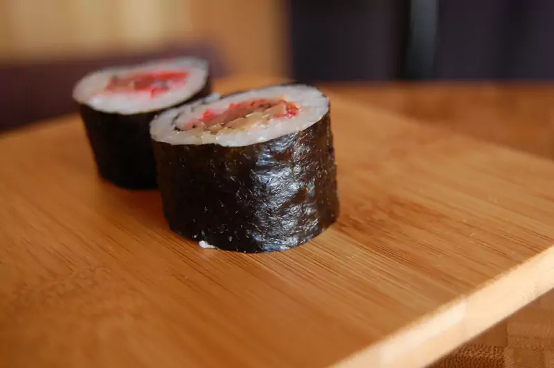 Sushi również może pomóc na spierzchnięte usta