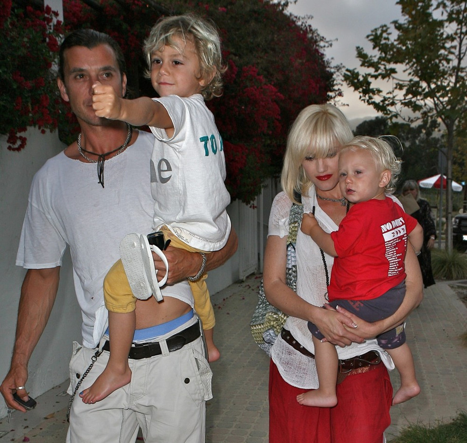Gwen Stefani i Gavin Rossdale  z synami: Zumą (2 l.) i Kingstonem (4 l.) na placu zabaw w Beverly Hills