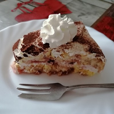 Meggyes-puncsos tiramisu