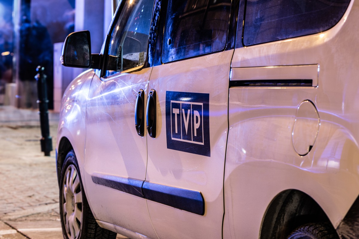 Kosztowne gwiazdy Telewizji Polskiej. Wiemy, ile zarabiają dziennikarze TVP