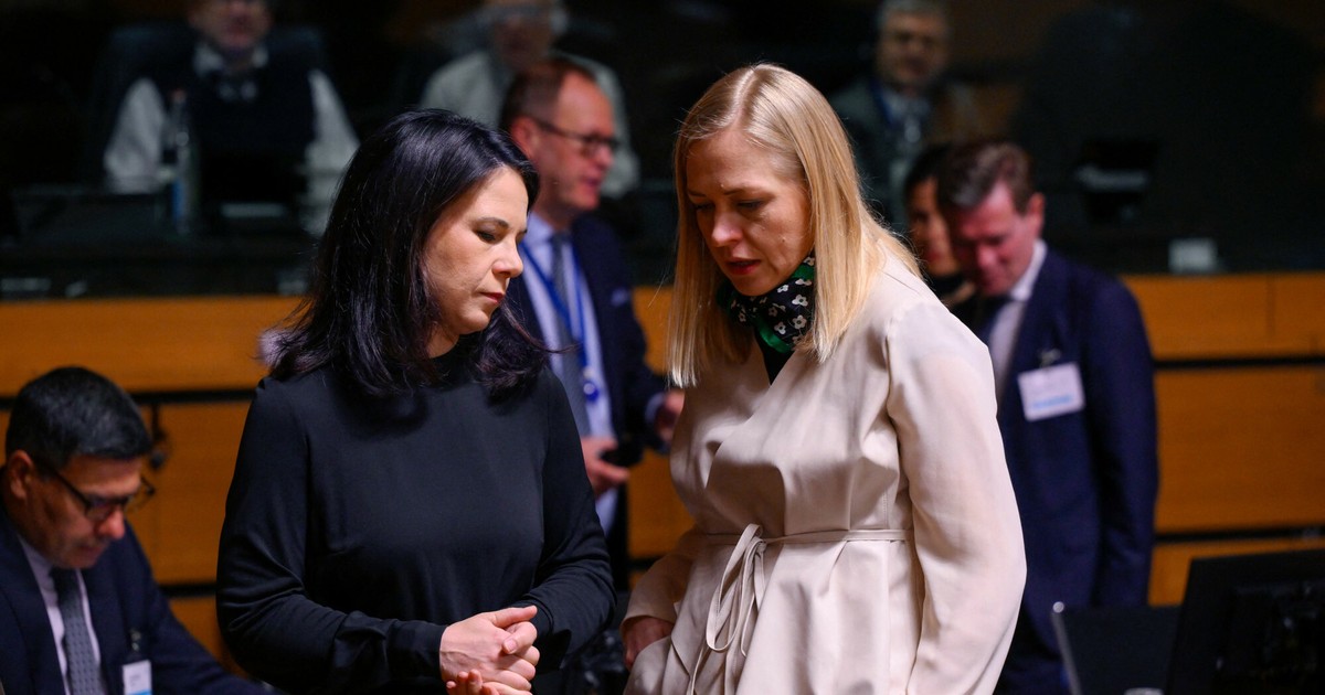 "Sankcje działają, w Rosji szaleje inflacja". Unijni ministrowie potępiają rosyjskie ataki