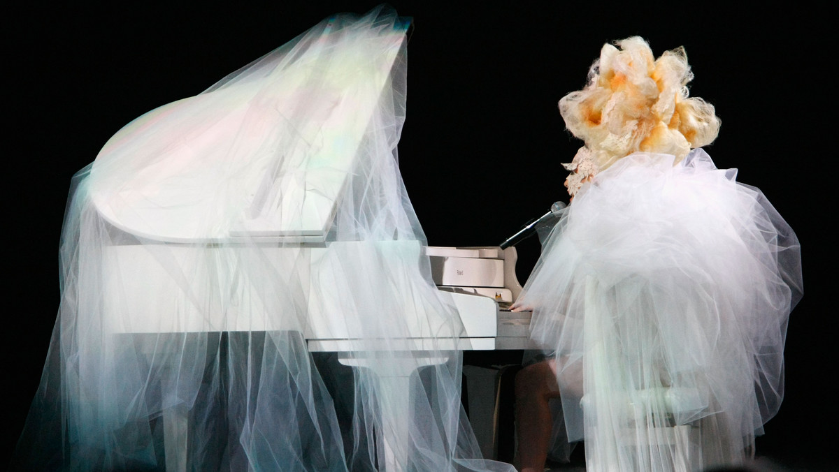 Lady Gaga na Brit Awards 2010