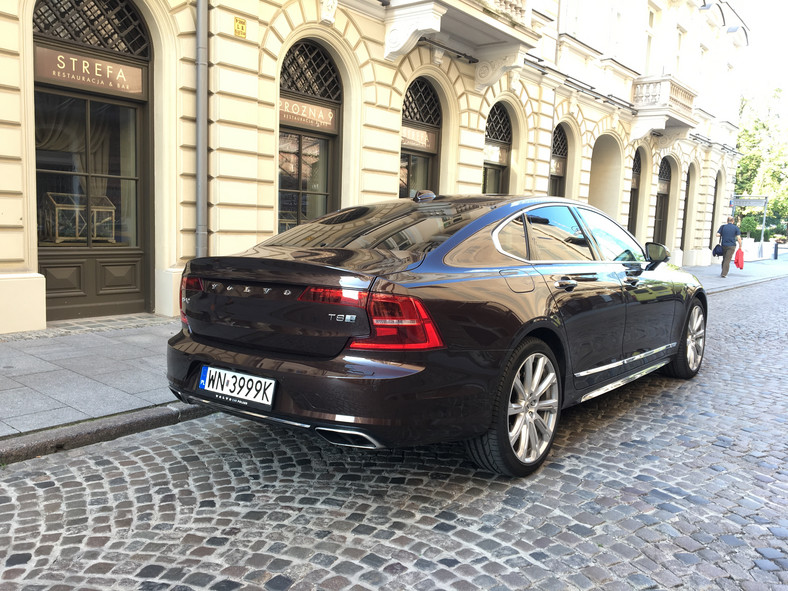 Volvo S90 T8 Inscription – Hybryda nie do oszczędzania