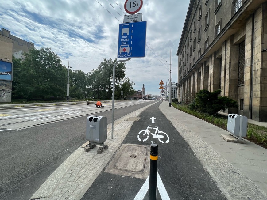 W kierunku mostu Pomorskiego pojedziemy drogą dla rowerów