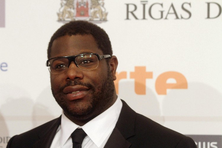 Twórca 'Zniewolonego' Steve McQueen na gali Europejskich Nagród Filmowych w Rydze