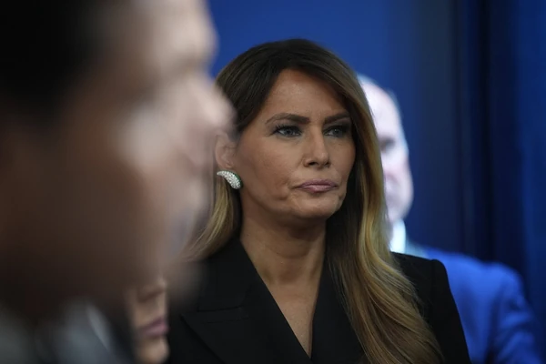 Tramp otkrio ŠTA MU JE MELANIJA REKLA nakon PUCNJAVE U HOTELU - dočekala ROĐENDAN UZ METKE: "Bilo je to TRAUMATIČNO ZA NJU. Mislili smo da POSLUŽAVNIK PADA"