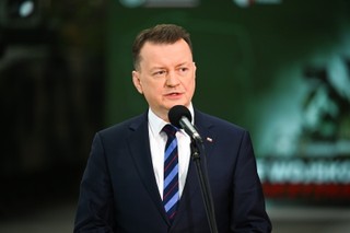 Szef MON: To dobrze, że wydano nakaz aresztowania dla Putina