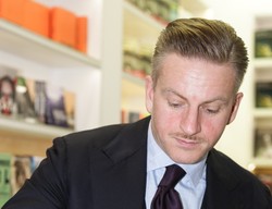 Szczepan Twardoch odsłoni swą tablicę w Alei Pisarzy w Oświęcimiu