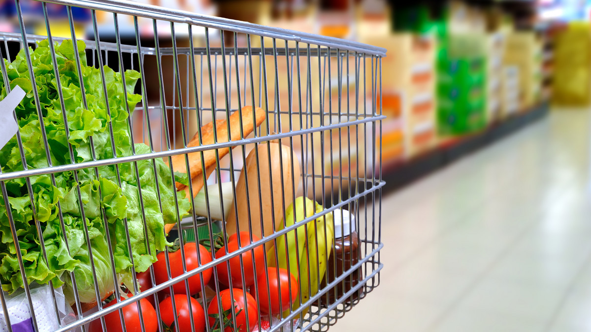 Supermarkety będą oddawać żywność potrzebującym