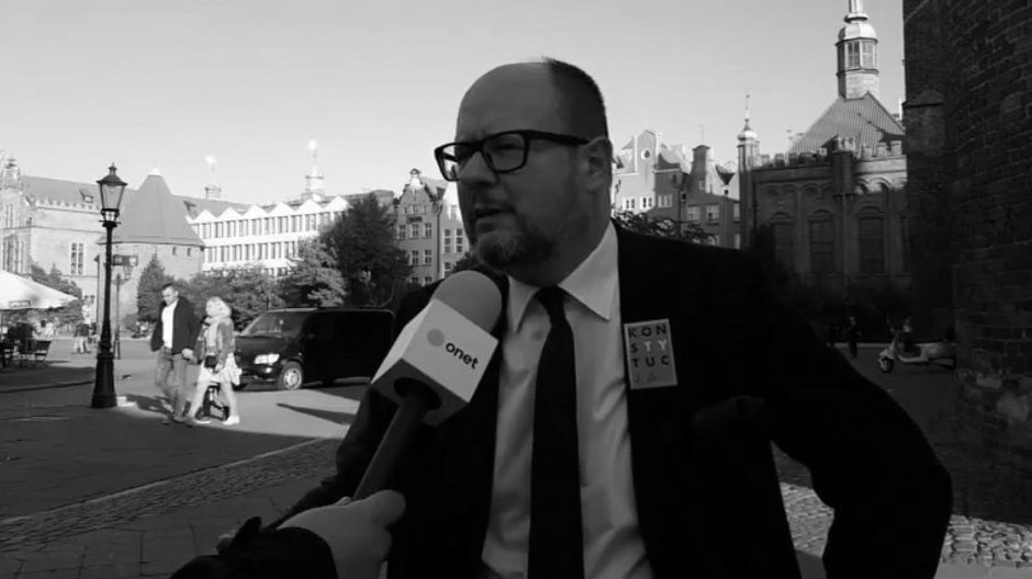 Paweł Adamowicz podczas wywiadu z Mikołajem Podolskim