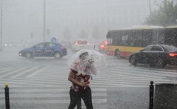 4 ofiary groźnych nawałnic nad Polską. Tysiące połamanych drzew, zablokowane drogi... ZDJĘCIA