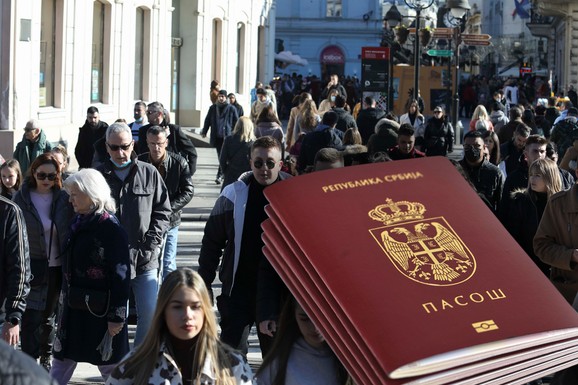 (VIDEO) OVAJ ČOVEK JE DIZAJNIRAO SRPSKI GRB NA NOVOM PASOŠU "Čekao sam 16 godina da ga ugledam!": Evo šta se još sve menja na novim ispravama