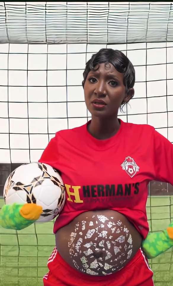 Mammito announces pregnancy