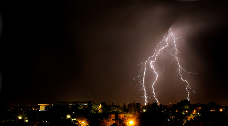 Házban vagy autóban a legbiztonságosabb vihar idején / Fotó: Shutterstock 