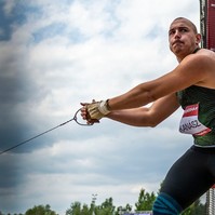Tüdőgyulladás döntötte le lábáról a világbajnok kalapácsvetőt