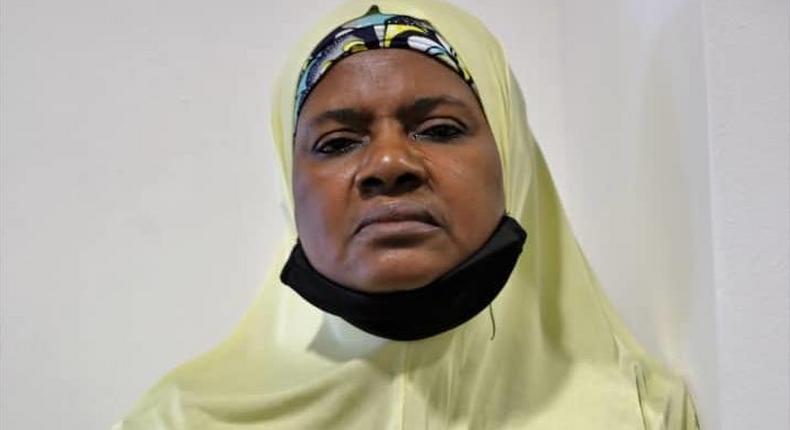 EFCC arrests woman alleged to have duped job seeker of N3m. [Twitter/@officialEFCC]