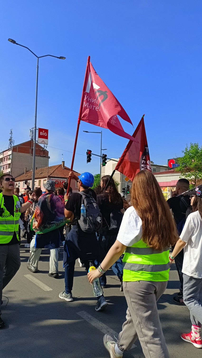 Doček srednjoškolaca koji pešice idu u Novi Sad