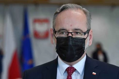 Luzowanie obostrzeń. Niedzielski: Jedna mutacja może 'wywrócić stolik'