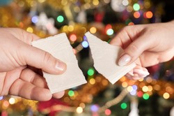 Co symbolizuje dzielenie się opłatkiem?