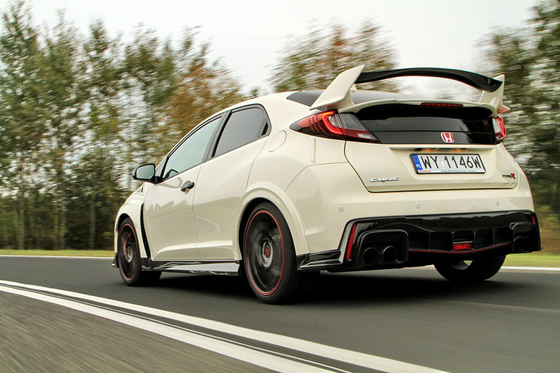 Honda Civic Type R - mroczny rycerz