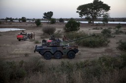 Wojna w Mali: Francuzi czekają na wsparcie, boją się ciężkiej broni islamistów