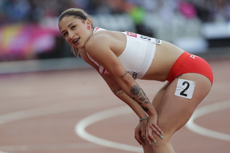 Ewa Swoboda chwilę po biegu na 100 m w półfinale