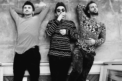 Neony świecą coraz jaśniej