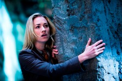 Dziewczyna Frankensteina mówi płynnie po polsku – oto piękna Yvonne Strahovski! [ZDJĘCIA]